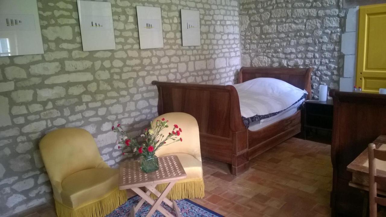Gite Du Manoir Des Roches Saires Bagian luar foto